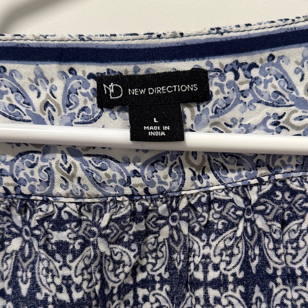 New Directions Navy and White Paisley Skirt
